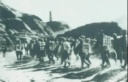 1947年3月19日,西北野战军撤离延安,进行战略转移。