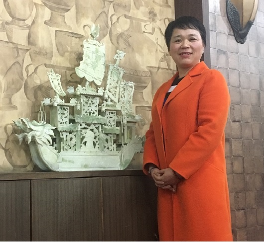 1551425715.jpg 张晗照片.jpg